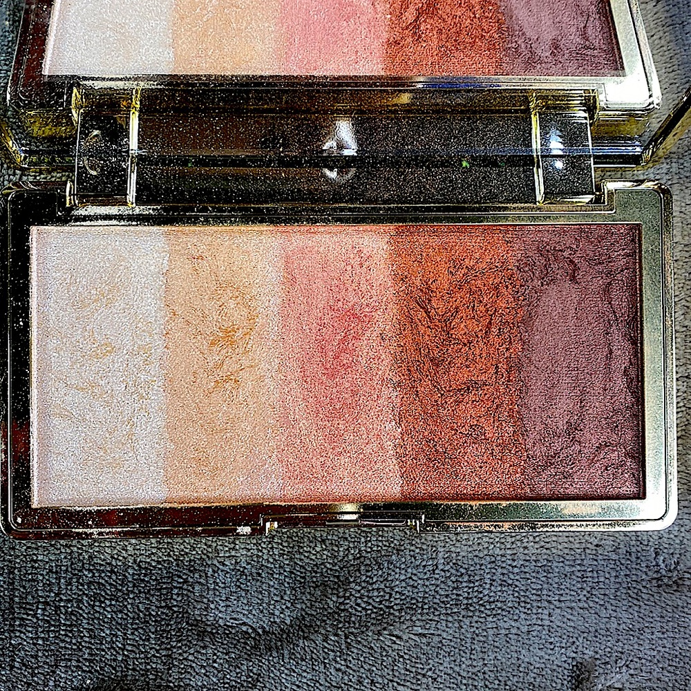 touch in SOL | Face Palette | Glowdient